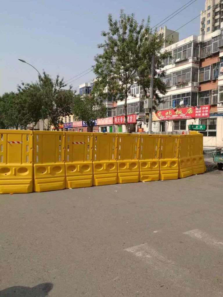 鼎恒交通设施 甘肃水马、注水水马与高围挡的专业制造与应用解析