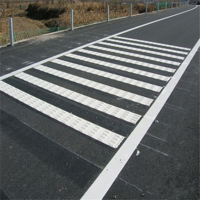 高速公路上那些不容忽视的特殊标线